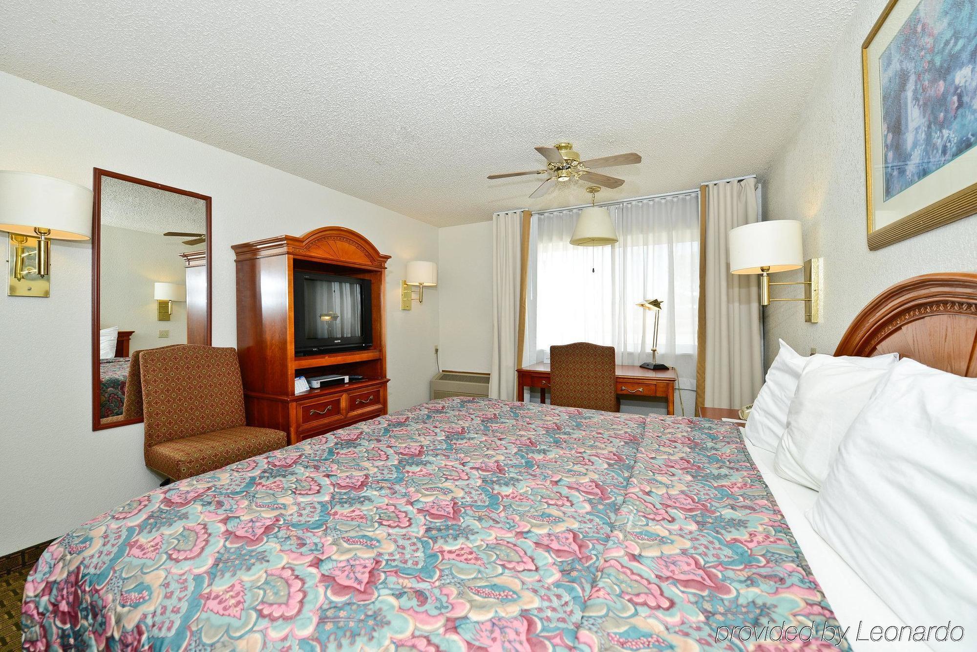 Cheyenne Guest Inn Room photo